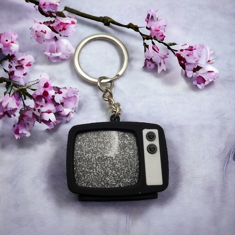 Creepy Horror Static TV Flashing & Noise Making Keychain